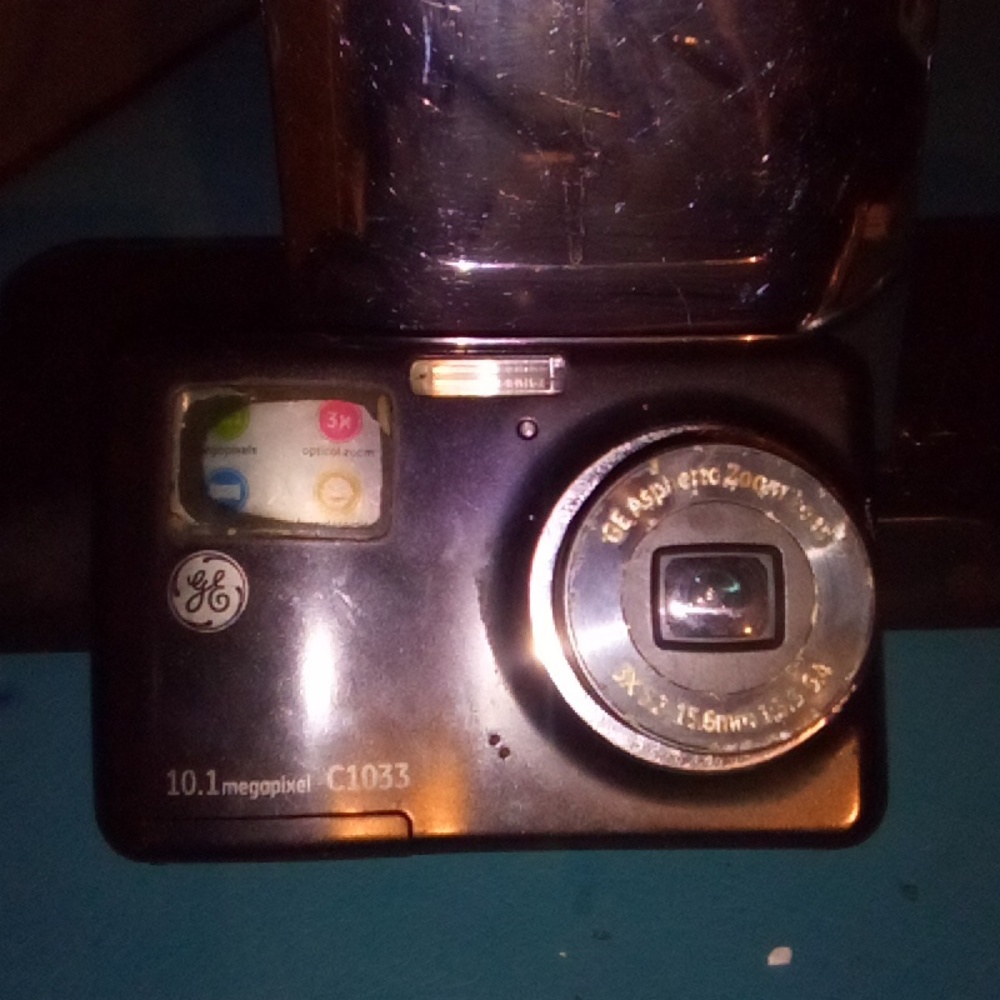 Digital Camera - Picture 4 of 4